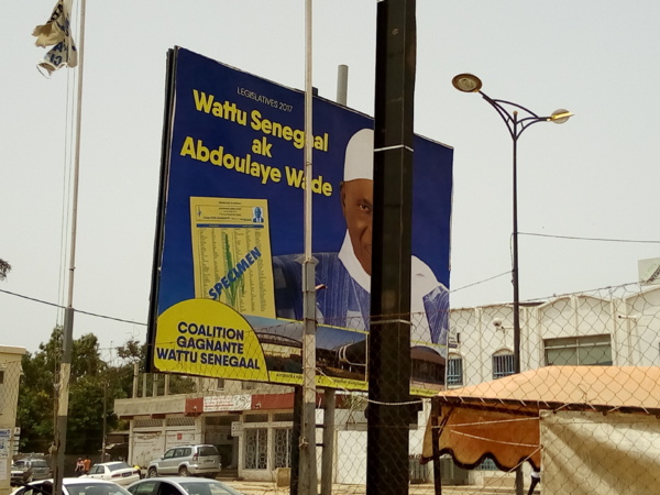 La coalition Gagnante, inonde Dakar avec les affiches de Me Wade