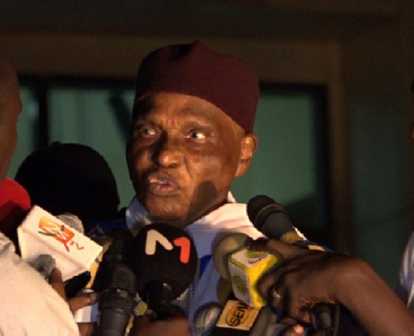 Me Wade menace et demande à Macky de quitter le pays avant 30 juillet: «je peux lui prêter mon avion pour transporter sa famille »