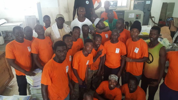 Le basketteur Gorgui Sy Dieng visite l’imprimerie "Tandian "