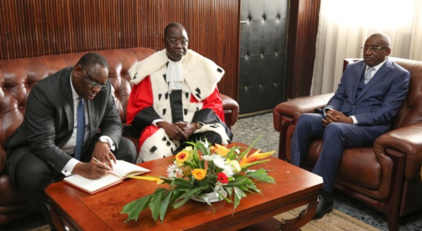 Législatives : Macky saisit le Conseil constitutionnel