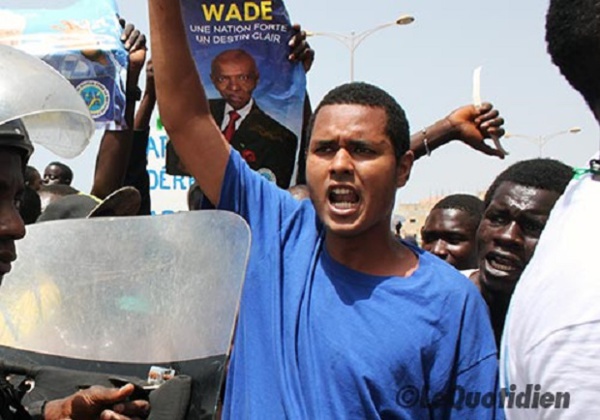 Moïse Rampino raconte: « On nous a torturé et on faisait nos besoins dans les bouteilles au commissariat »