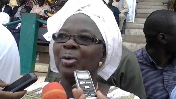 Violence électorale: Socé Diop Dionne de BBY, poignardée par... Violence électorale: Socé Diop Dionne de BBY, poignardée par...