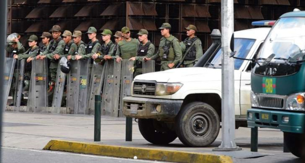 Venezuela: le parquet général "assiégé" par l'armée selon la procureure dissidente Venezuela: le parquet général "assiégé" par l'armée selon la procureure dissidente