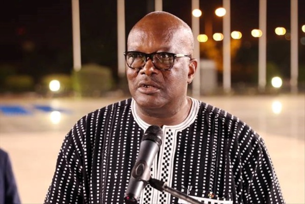 Le Burkina résistera :«au terrorisme» Le Burkina résistera :«au terrorisme»