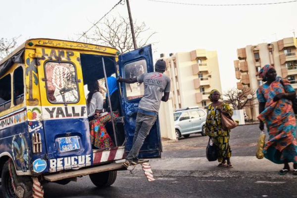 Les cars rapides, une institution sénégalaise en sursis Les cars rapides, une institution sénégalaise en sursis