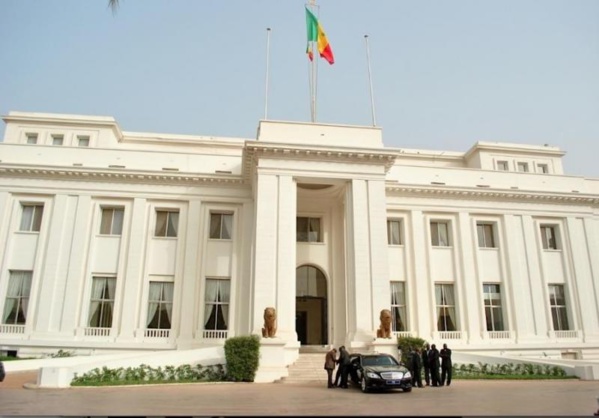 Politisation de l'administration : Comment ils pillent la patrie pour financer le parti ! Politisation de l'administration : Comment ils pillent la patrie pour financer le parti !