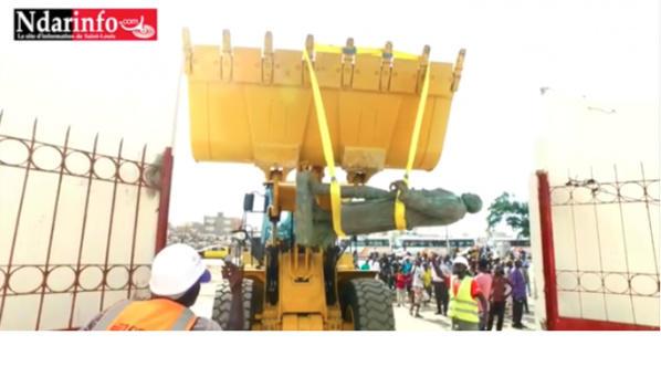 Vidéo: la statue de Faidherbe transférée... Vidéo: la statue de Faidherbe transférée...
