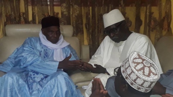 Tivaoune: Serigne Mbaye Sy Mansour: «Vous êtes une référence... Je prie dieu pour que tu aies une longue vie » Tivaoune: Serigne Mbaye Sy Mansour: «Vous êtes une référence... Je prie dieu pour que tu aies une longue vie »