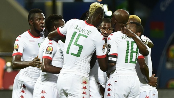 Mondial 2018 : le Sénégal maintient le Burkina à distance Mondial 2018 : le Sénégal maintient le Burkina à distance