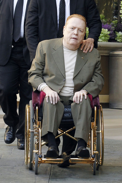 Le roi du porno Larry Flint offre 10 millions de dollars pour destituer Trump