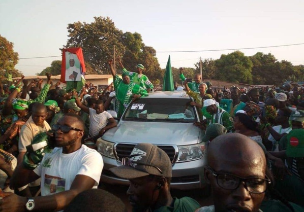 Gambie: les images du meeting des partisans de Yaya Jammeh