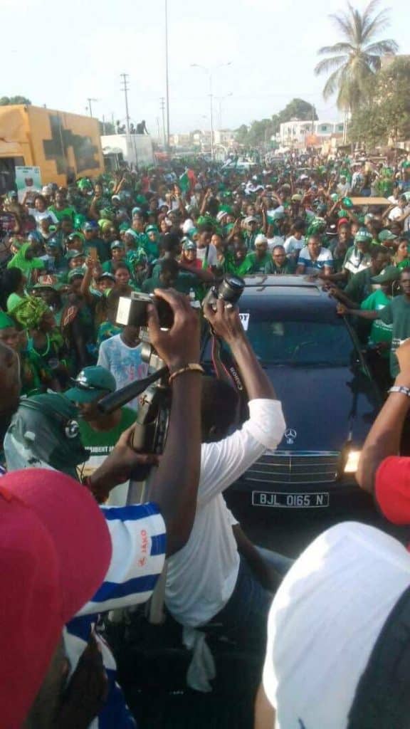 Gambie: les images du meeting des partisans de Yaya Jammeh