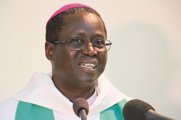 La fête de la Toussaint: Mgr Ndiaye préside la cérémonie au cimetière Saint Lazare La fête de la Toussaint: Mgr Ndiaye préside la cérémonie au cimetière Saint Lazare