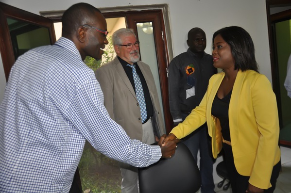 Photos: le ministre Angelique Manga, marraine de la sortie de la promotion des experts en Economie Solidaire et... Photos: le ministre Angelique Manga, marraine de la sortie de la promotion des experts en Economie Solidaire et...