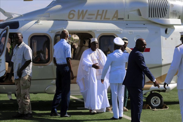 Visite à Touba : Macky affrète un hélico pour Me Wade Visite à Touba : Macky affrète un hélico pour Me Wade