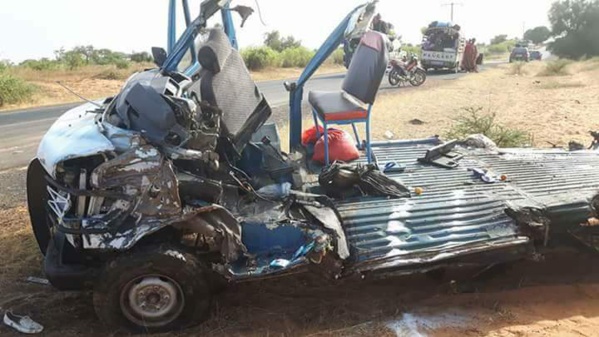 PHOTOS: les carcasses des deux véhicules qui ont fait 25 morts