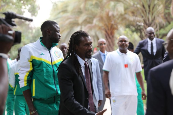 Mondial 2018: l’argent de Macky Sall crée des problèmes dans la tanière Mondial 2018: l’argent de Macky Sall crée des problèmes dans la tanière