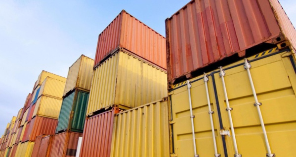 A l' université de Ziguinchor des conteneurs comme salle cours A l' université de Ziguinchor des conteneurs comme salle cours