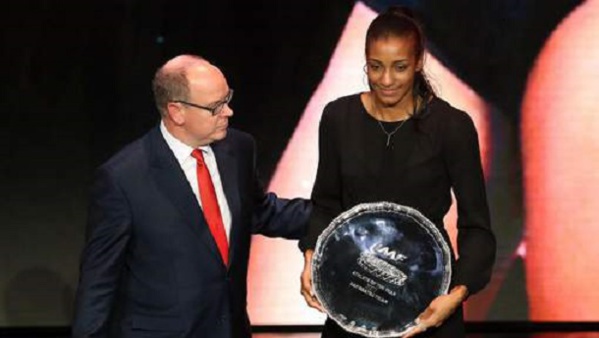 Nafissatou Thiam élue athlète féminine de l'année Nafissatou Thiam élue athlète féminine de l'année