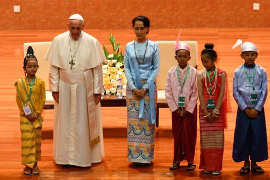 Le pape François appelle la Birmanie au « respect de tout groupe ethnique »