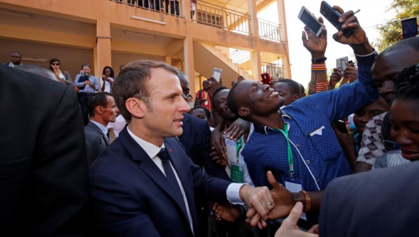 Réactions en Afrique sur les réseaux sociaux après le discours d'Emmanuel Macron Réactions en Afrique sur les réseaux sociaux après le discours d'Emmanuel Macron