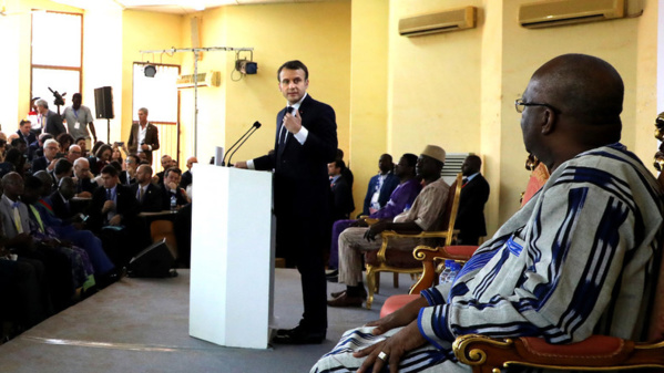 Macron aux africains: «Vous ne devez qu'une chose pour les soldats français : les applaudir» Macron aux africains: «Vous ne devez qu'une chose pour les soldats français : les applaudir»