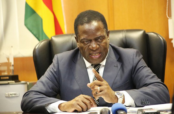 Scandale: Le président Zimbabwéen souhaite le retour des fermiers blancs et promet de les dédommager Scandale: Le président Zimbabwéen souhaite le retour des fermiers blancs et promet de les dédommager