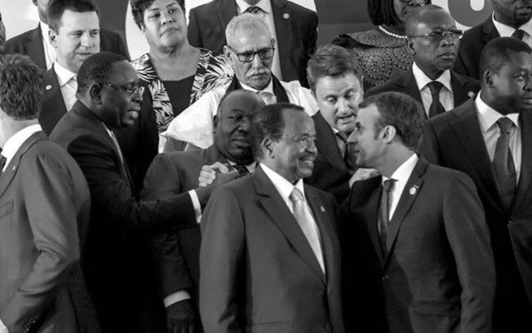 Macron ignore royalement le président Paul Biya Macron ignore royalement le président Paul Biya