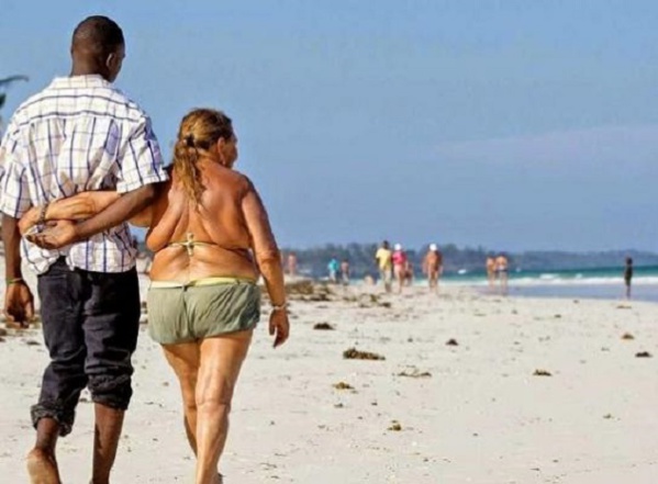 Gambie : le renouveau du tourisme un an après Jammeh Gambie : le renouveau du tourisme un an après Jammeh