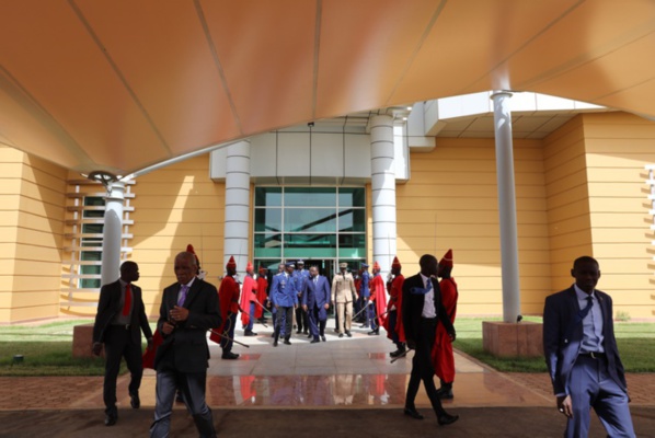 Le Président de la République Macky Sall dans le pavillon présidentiel de l'AIBD Le Président de la République Macky Sall dans le pavillon présidentiel de l'AIBD