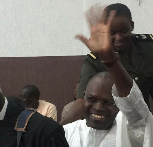 Le prisonnier Khalifa Ababacar Sall est là ! Le prisonnier Khalifa Ababacar Sall est là !