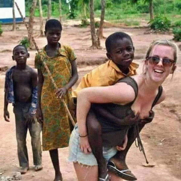 Cet Enfant, est un véritable saye saye ! Cet Enfant, est un véritable saye saye !