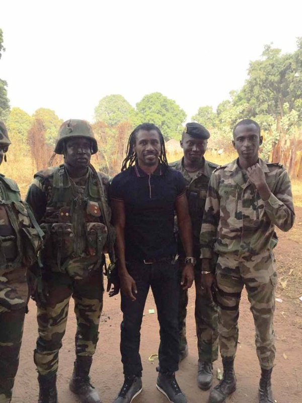 Aliou Cissé dans une base militaire en Casamance Aliou Cissé dans une base militaire en Casamance