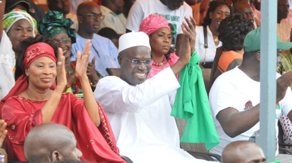 Khalifa Sall, Aïssata Tall Sall et 63 autres membres exclus du PS Khalifa Sall, Aïssata Tall Sall et 63 autres membres exclus du PS