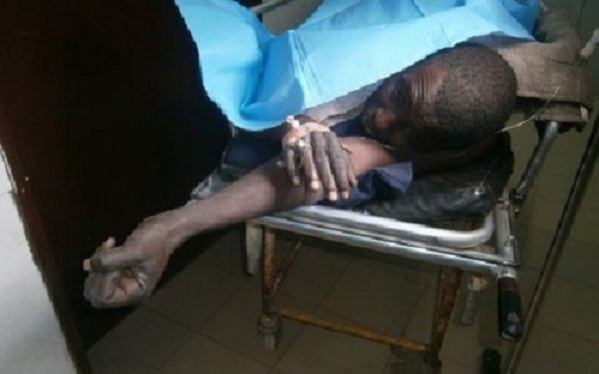 Un blessé retrace le film de la tuerie à Ziguinchor: « Ils ont commencé à nous arroser des balles. Ceux qui tentaient de fuir, ont été achevés » Un blessé retrace le film de la tuerie à Ziguinchor: « Ils ont commencé à nous arroser des balles. Ceux qui tentaient de fuir, ont été achevés »