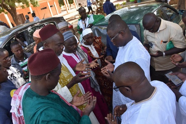 Abdoulaye Baldé prie pour les 13 jeunes Abdoulaye Baldé prie pour les 13 jeunes