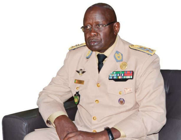 Le CEMGA fait des révélations sur la tuerie de Boffa: «Je sais qu'il y'a des gens imbus de leurs intérêts... » Le CEMGA fait des révélations sur la tuerie de Boffa: «Je sais qu'il y'a des gens imbus de leurs intérêts... »