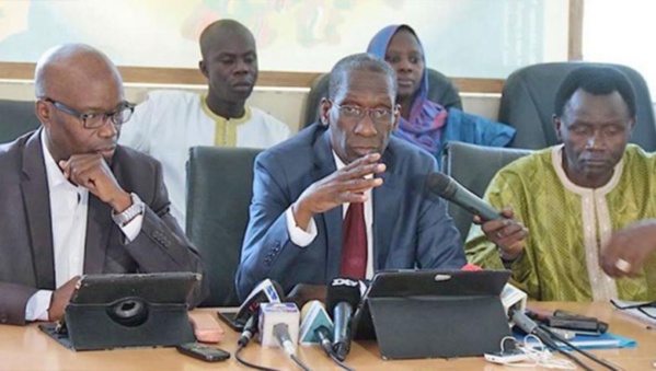 AFFAIRE DES « 200 MILLIARDS » : "Le FPDR rejette totalement le communiqué mensonger du gouvernement qui prétend qu’un montant de 150 milliards aurait été récupéré" AFFAIRE DES « 200 MILLIARDS » : "Le FPDR rejette totalement le communiqué mensonger du gouvernement qui prétend qu’un montant de 150 milliards aurait été récupéré"