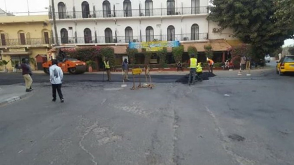 Le président français arrive à Saint-Louis : la mairie refait toutes les routes ! Le président français arrive à Saint-Louis : la mairie refait toutes les routes !