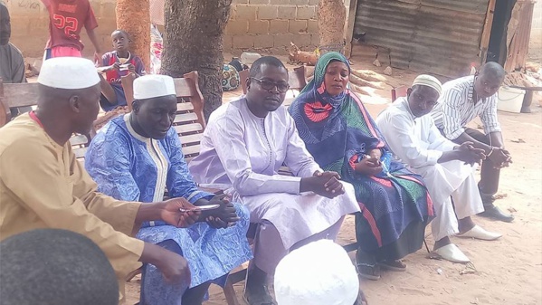 Tuerie Boffa: le Dr Ibrahima Mendy chez les familles des victimes Tuerie Boffa: le Dr Ibrahima Mendy chez les familles des victimes