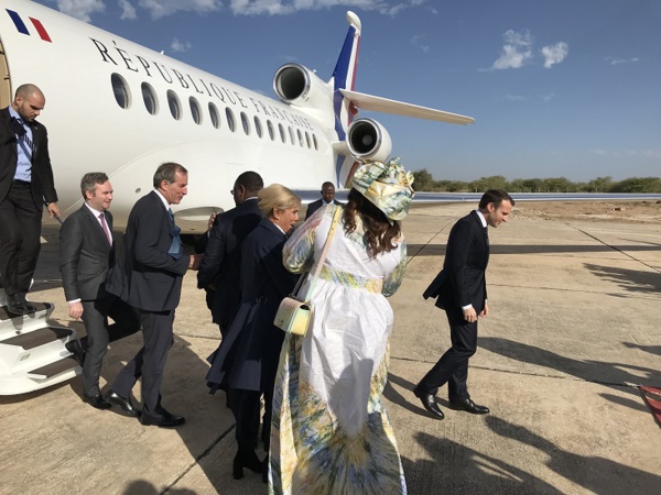 Direct: Arrivée du Président Emmanuel MACRON à Saint-Louis ( Photos) Direct: Arrivée du Président Emmanuel MACRON à Saint-Louis ( Photos)