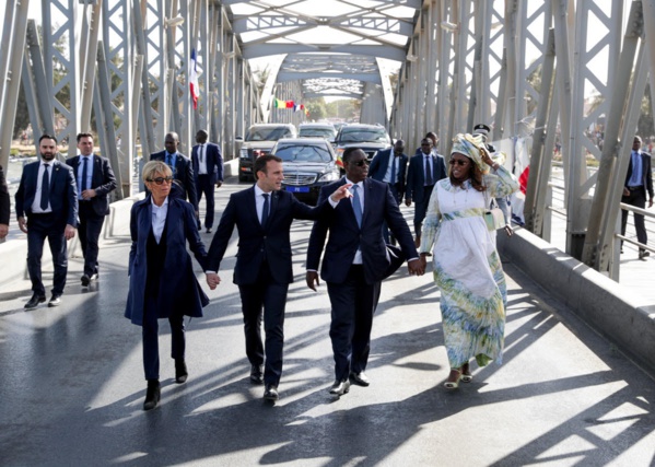 La promenade des couples Sall et Macron à Saint Louis (Photos)