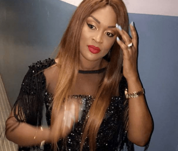 Photos: Titi est (déjà) prête pour la Saint-Valentin Photos: Titi est (déjà) prête pour la Saint-Valentin