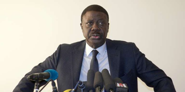 Pape Diouf dénonce la visite de Weah en France: « Dignité perdue… » Pape Diouf dénonce la visite de Weah en France: « Dignité perdue… »