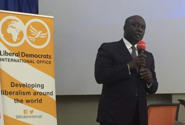 Idy visite le passé du patron de l'APR: «Macky Sall, un maoïste devenu libéral » Idy visite le passé du patron de l'APR: «Macky Sall, un maoïste devenu libéral »