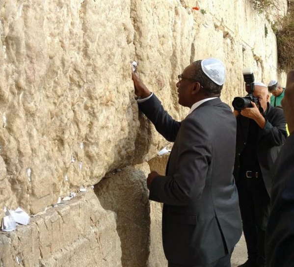 Le ministre des affaires étrangères du Sénégal provoque toute la Palestine! 