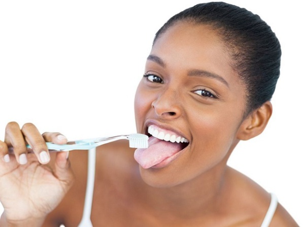 Santé : Faut-il se brosser la langue?