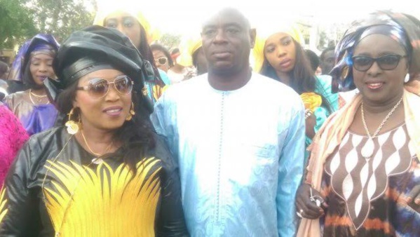 Sada Diallo Président du Mouvement "Sicap Debout", se bat pour Macky Sall Sada Diallo Président du Mouvement "Sicap Debout", se bat pour Macky Sall