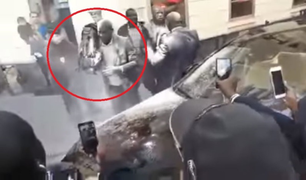 Vidéo: Macky Sall désavoué à Paris, son cameraman "préféré" saupoudré… Regardez