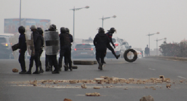 Contre le Parrainage: Ça chauffe déjà à Dakar, Thies et Touba...L’opposition anticipe Contre le Parrainage: Ça chauffe déjà à Dakar, Thies et Touba...L’opposition anticipe